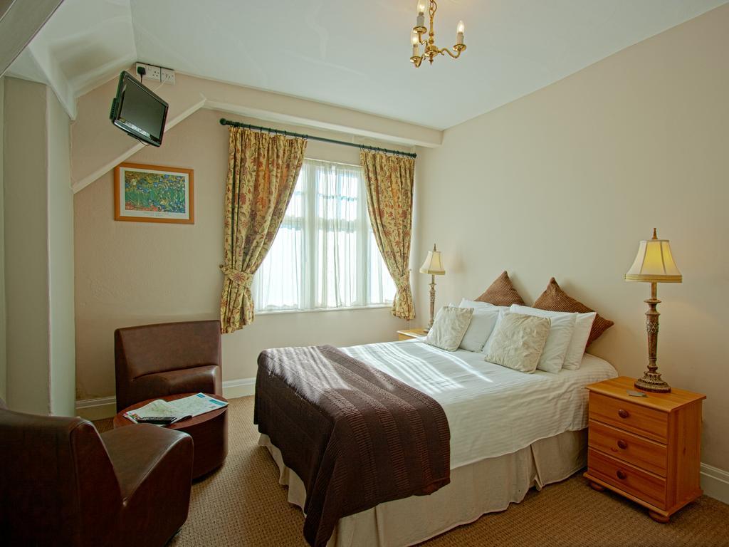 Monties Guest House - Adults Only Боунес он Уиндърмиър Екстериор снимка